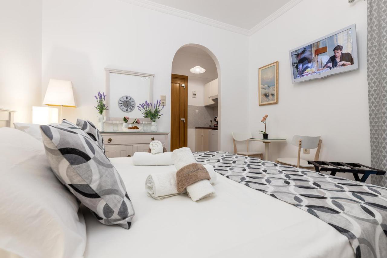 Panos Luxury Studios Páros 外观 照片