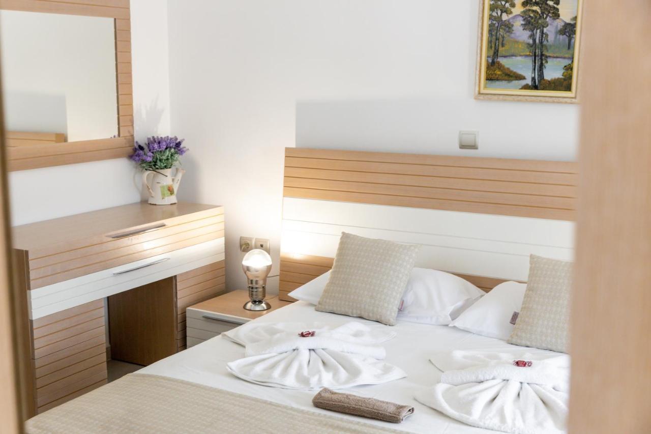 Panos Luxury Studios Páros 外观 照片